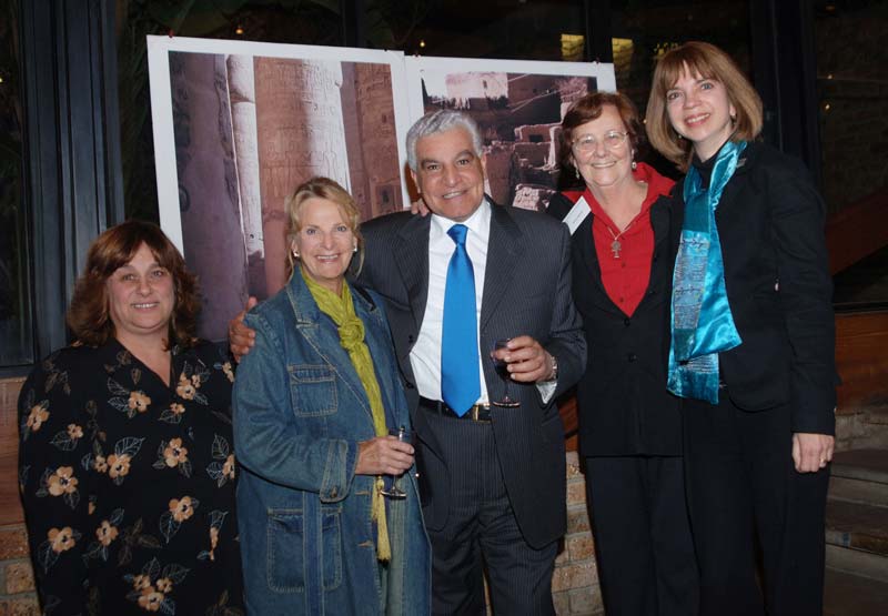 zh-with-group-website-high1 Dr Zahi Hawass (centre) with from left to right society members Jennifer Willoughby, Sheila Drewry, Jean Smith and Lila Komnick.
